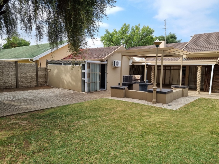 7 Bedroom Property for Sale in Brandwag Free State